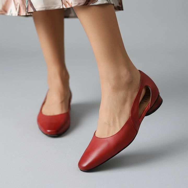 Avery D'Orsay Flat