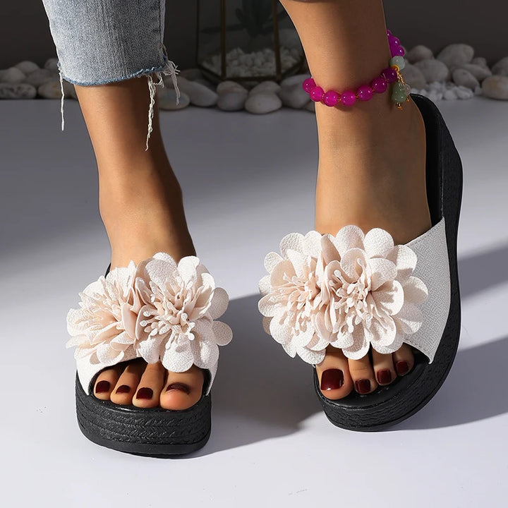 Penelope Platform Slide
